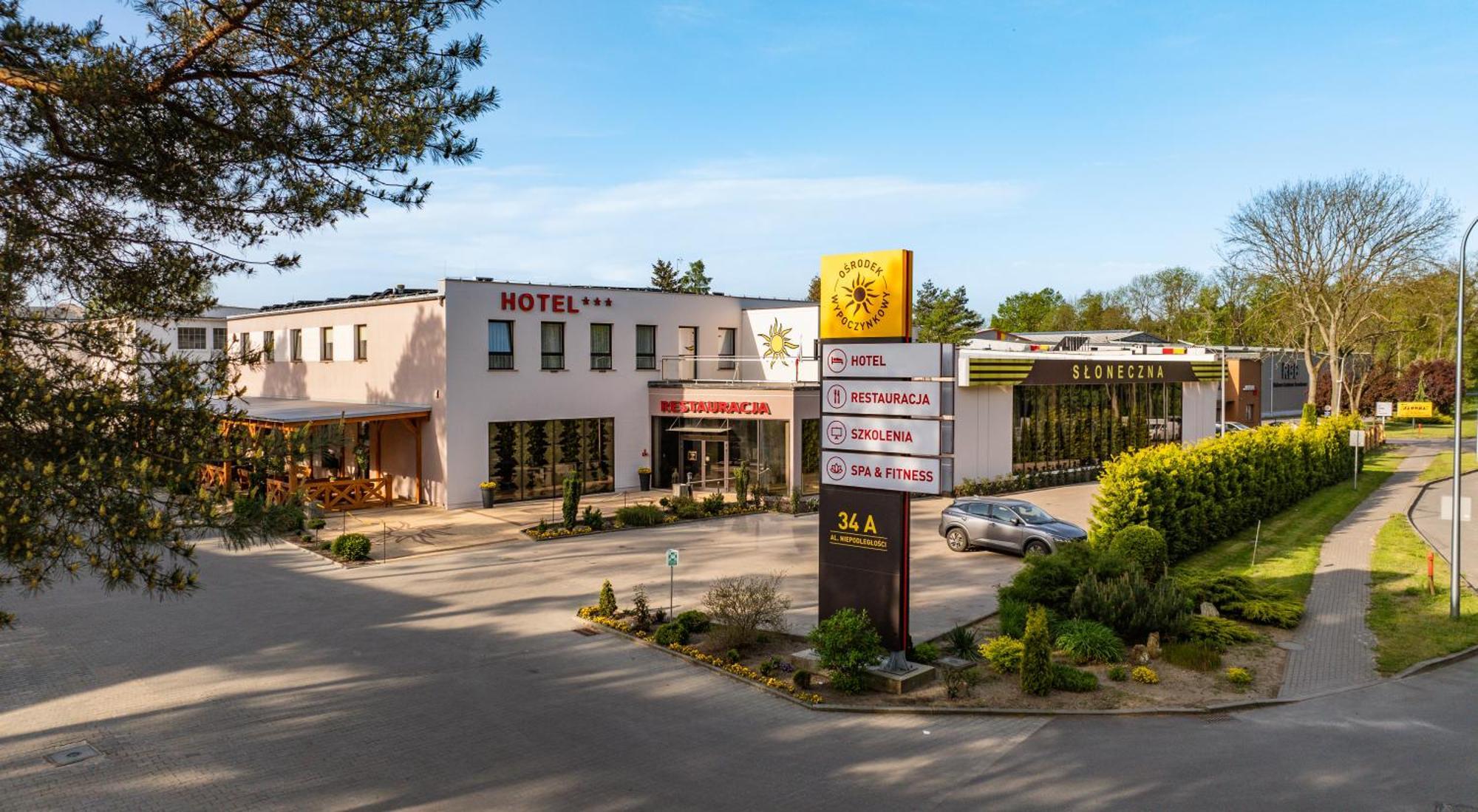 Hotel - Restauracja SŁONECZNA Jarocin Exterior foto