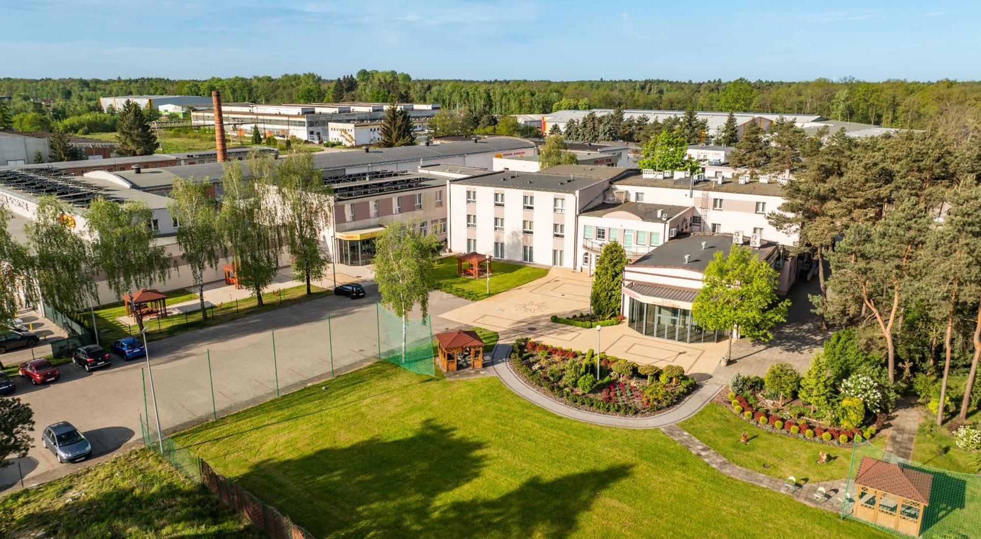 Hotel - Restauracja SŁONECZNA Jarocin Exterior foto